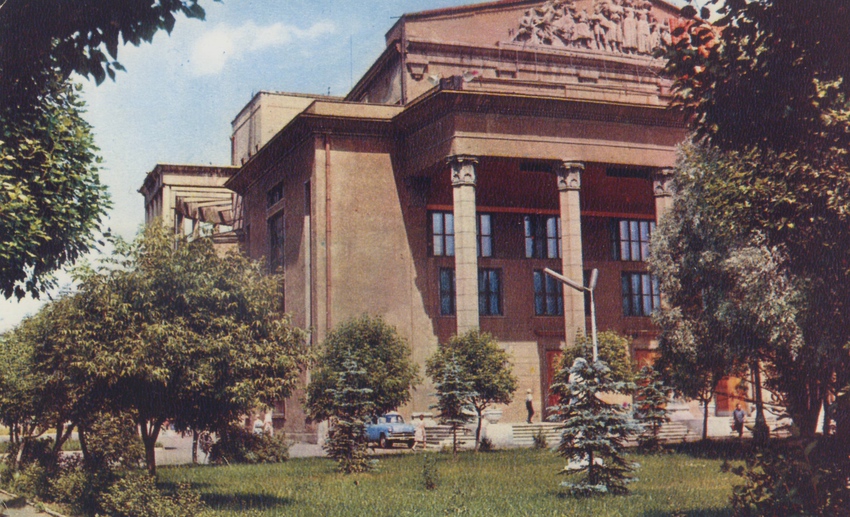Рыбинск в 1972 году. Дворец культуры моторостроителей