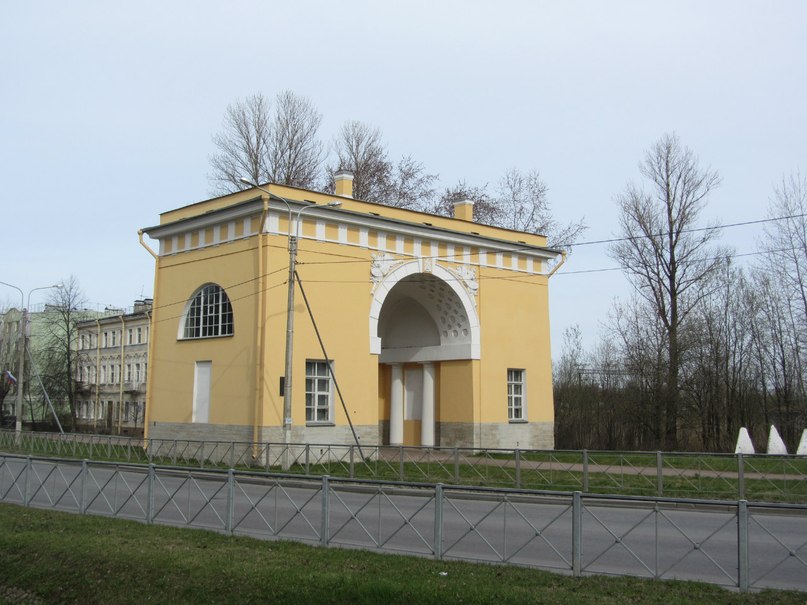 Городские ворота, другой ракурс