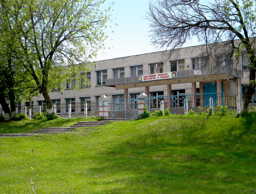 Здание школы в селе Федосеевка