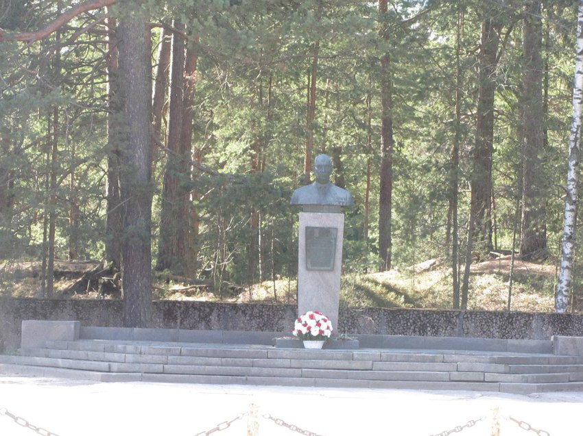 Бюст Александрову