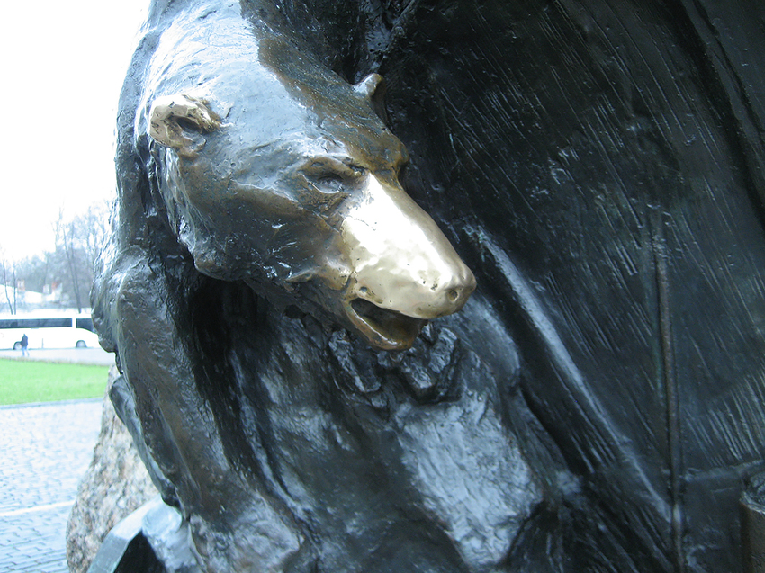 Фрагмент памятника адмиралу Макарову