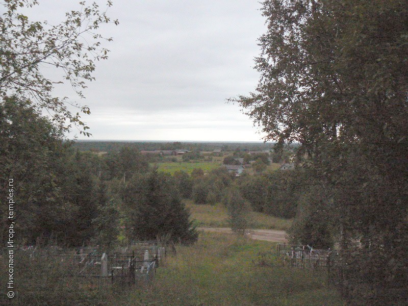 Вид на Дмитрово с погоста