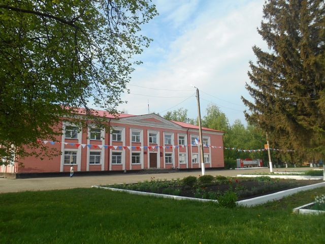 Здание администрации Должанского района