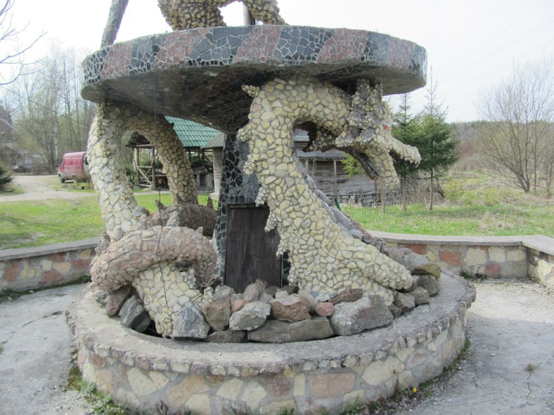 Фонтан Дракон на улица Дегтярева, Ломоносов