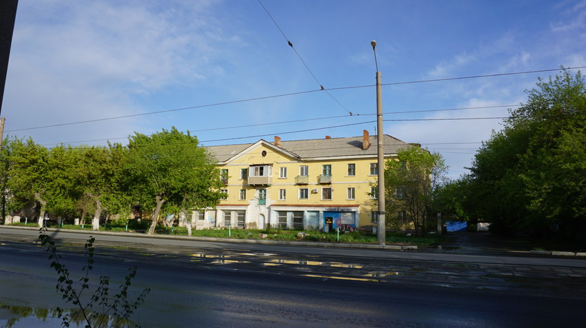 На улице Строителей.