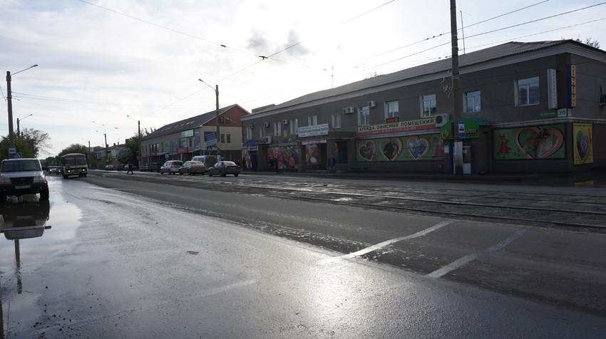 На улице Строителей.