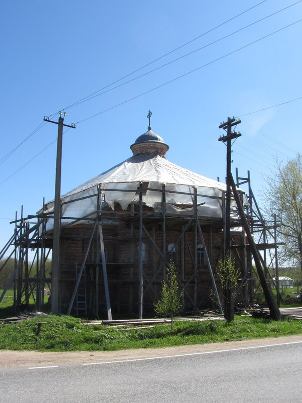 Смоленская церковь в деревне Волна
