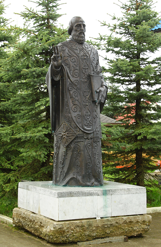 Статуя Святителя Николая Чудотворца