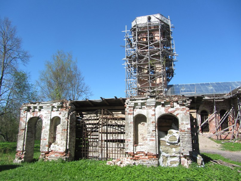 Свято-Троицкая церковь на реставрации