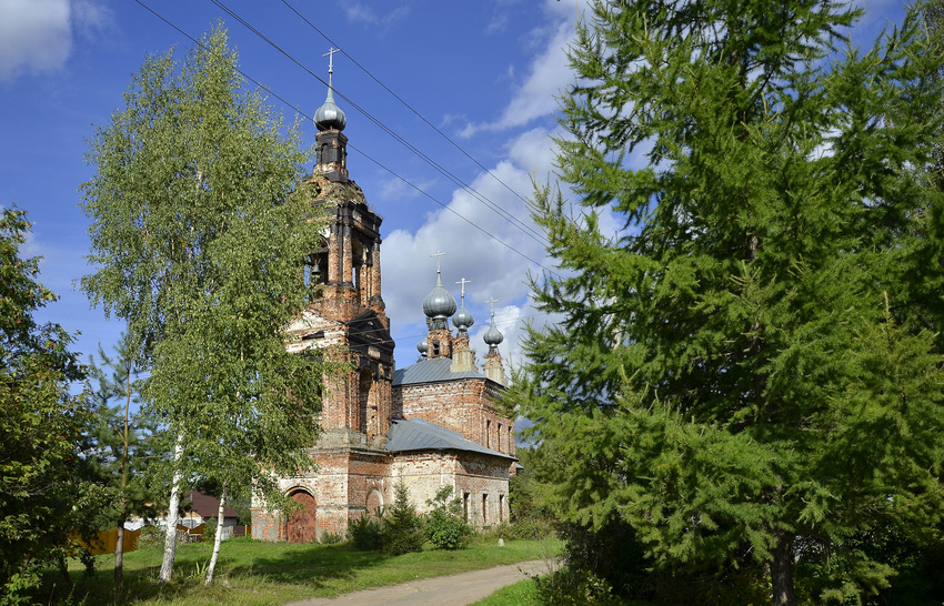 Церковь Введения в селе Красные Пожни.
