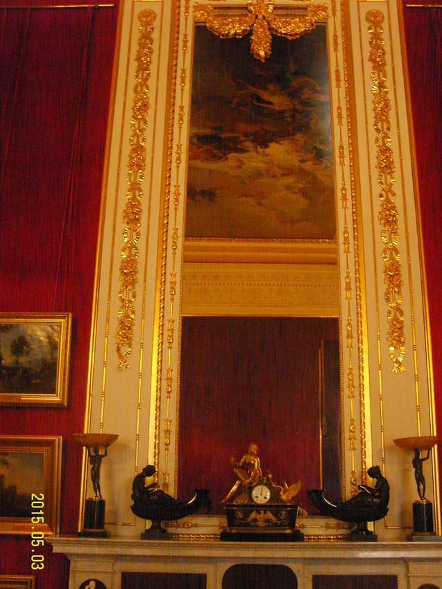 В картинном зале Гатчинского дворца