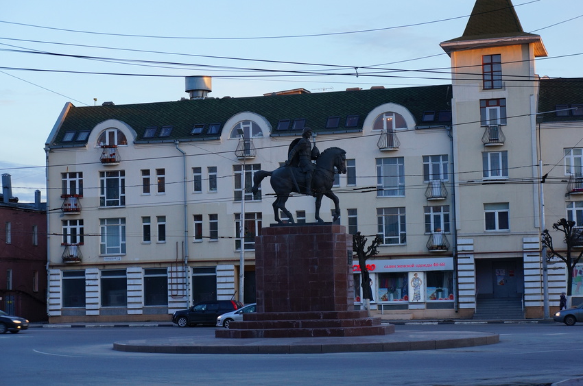 Памятник Олегу Рязанскому