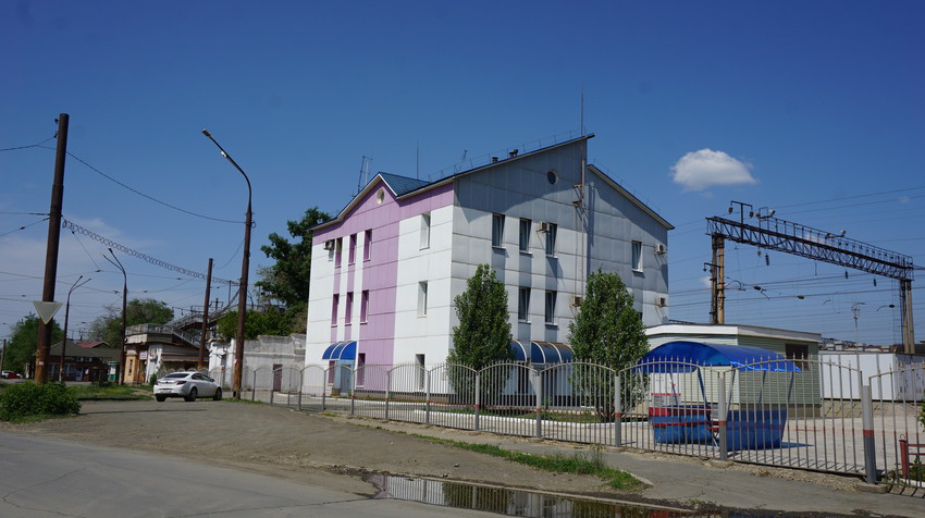 Диспетчерское здание управления движением.