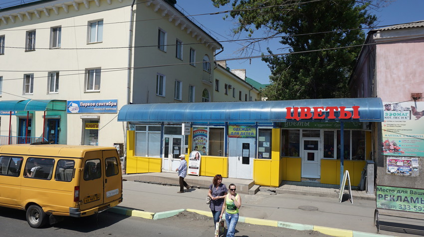 На улице Строителей.