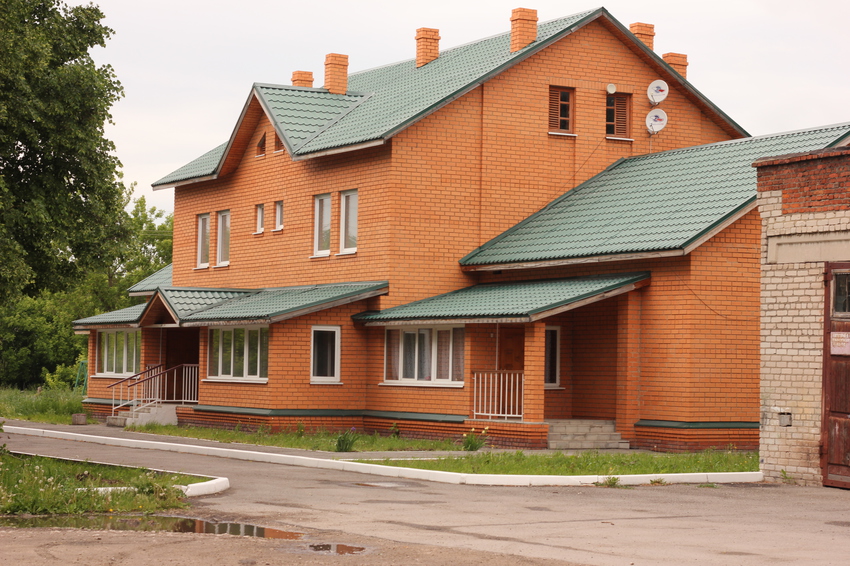 Четырехквартирный жилой дом для семей железнодорожников на улице Полевой.