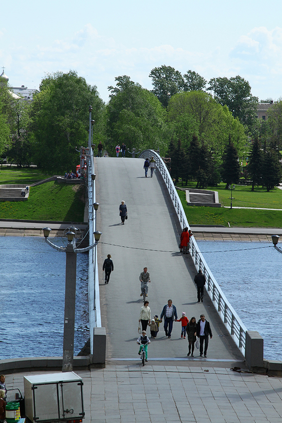 Мост через реку Волхов