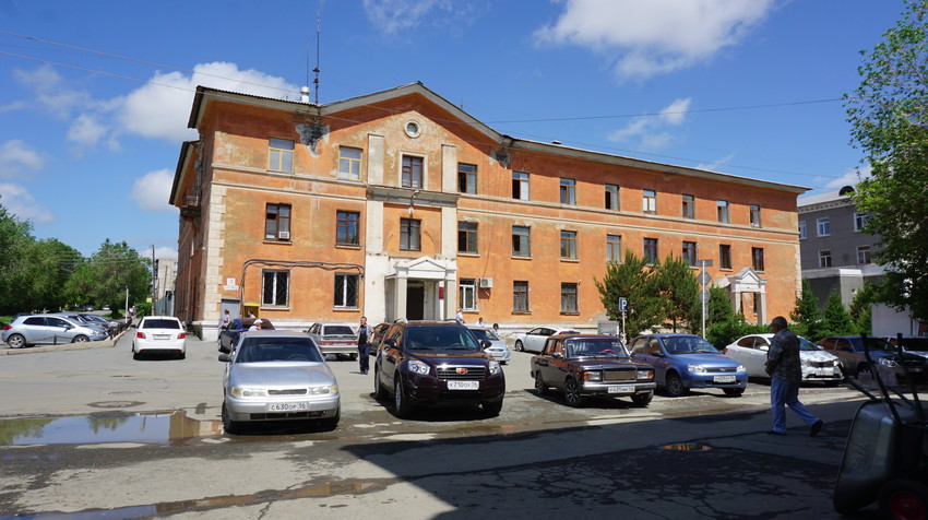 На Чернышёва.