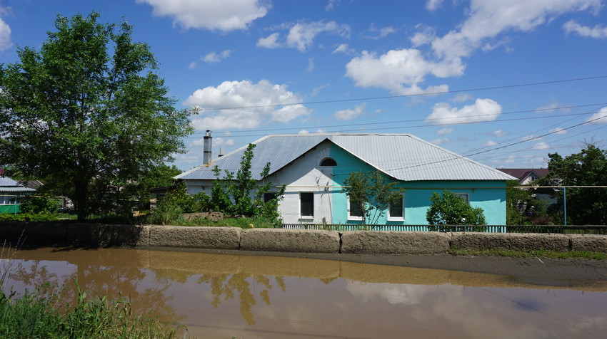 На улице Лесной.