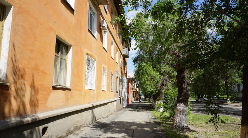 На Московской улице.