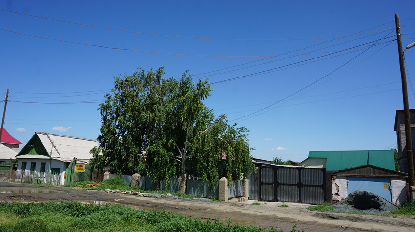 На Кременчугской.