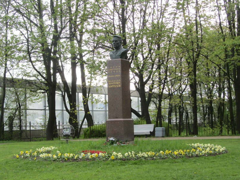 Памятник Маргелову
