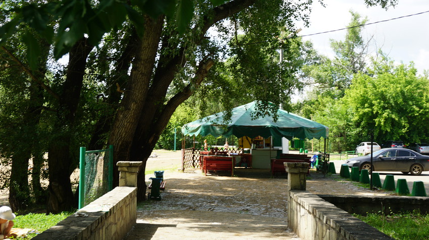 Торговая палатка.