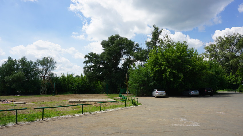 На городском пляже.