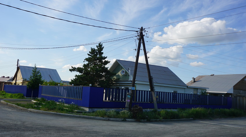 На улице Елшанской.