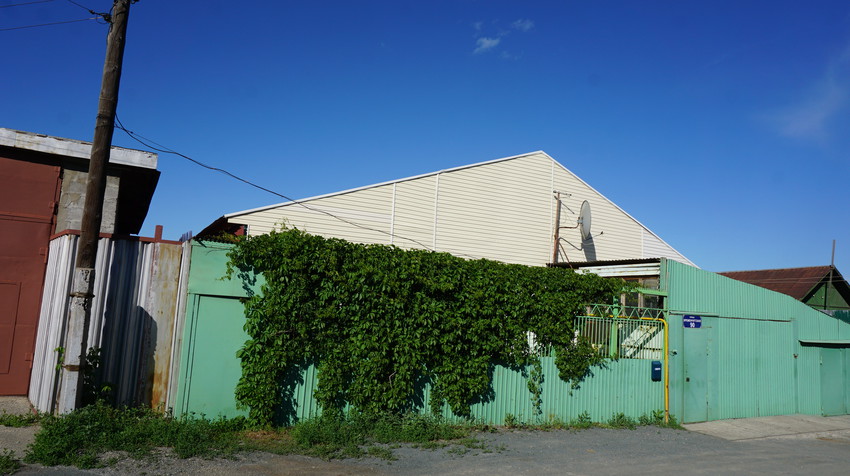 На улице Кременчугской.