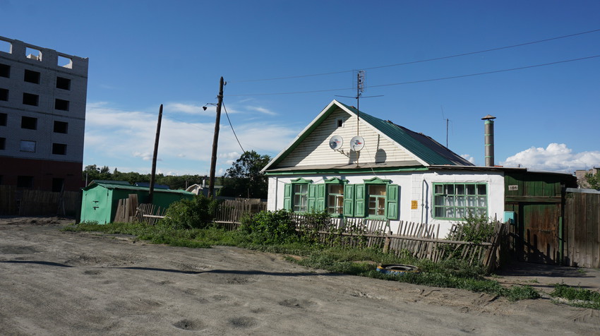 На Кременчугской.