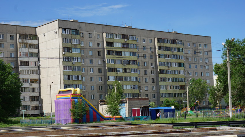 На улице Советской.