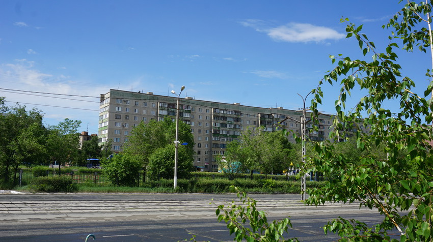 На улице Советской.