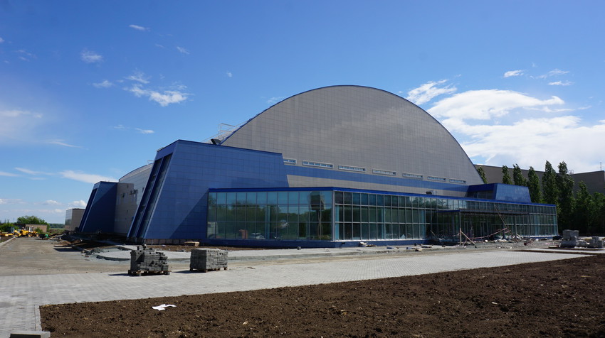 Красивое здание в финальной части достройки...