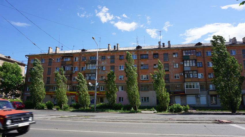 На улице Советской.