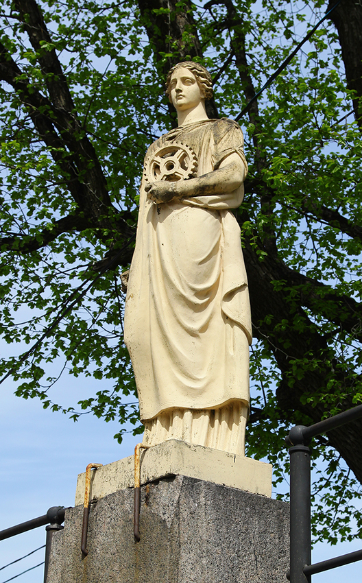 Статуя на Крепостном мосту