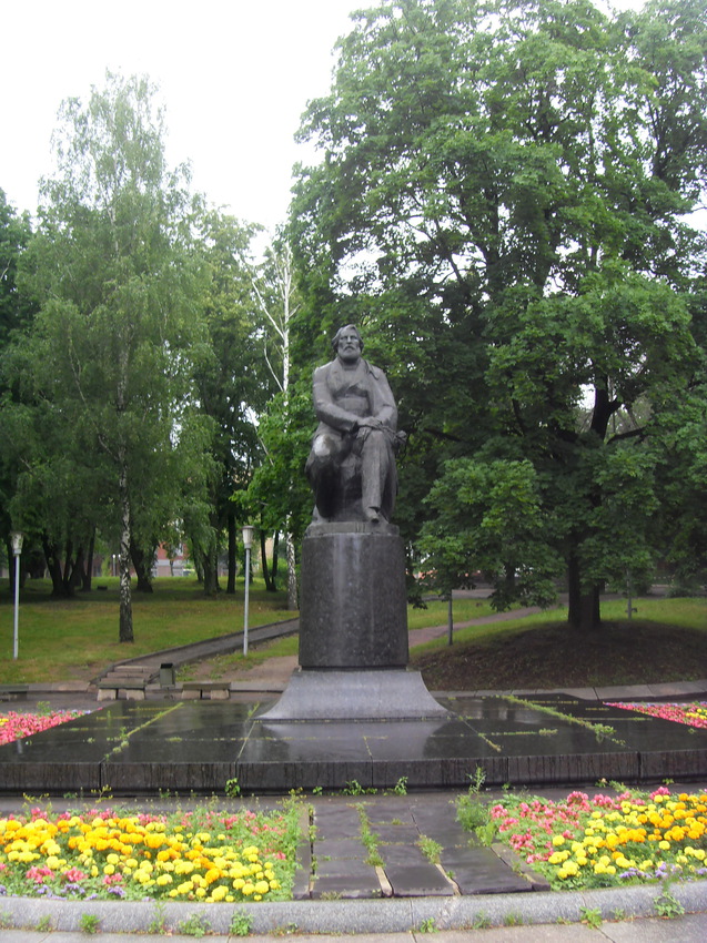 Памятник Тургеневу