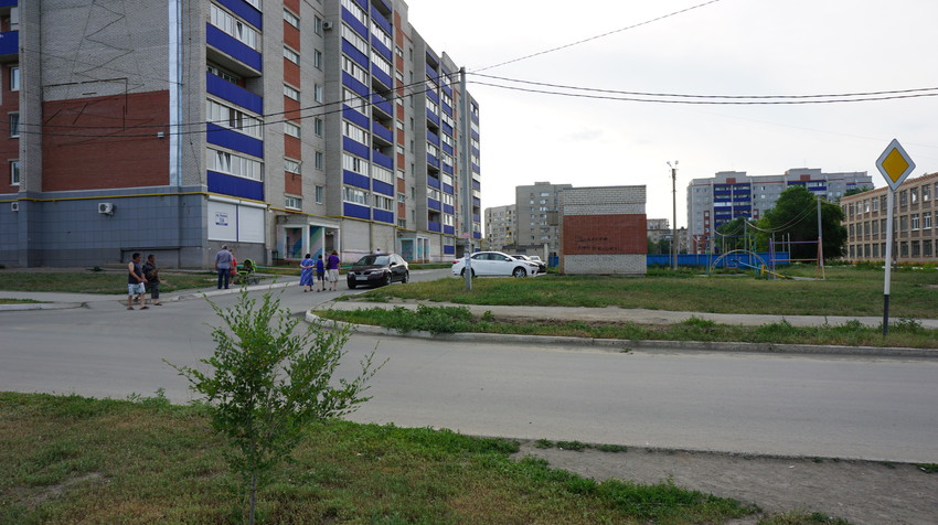 На улице Сорокина.