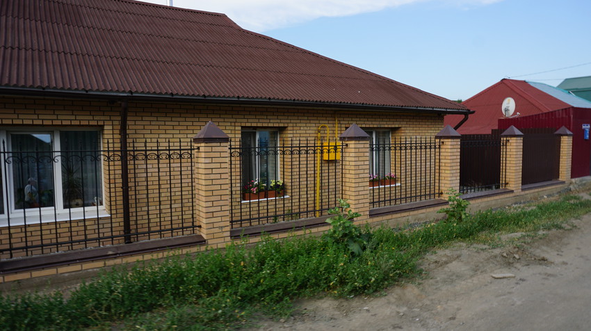 На Новомосковской.