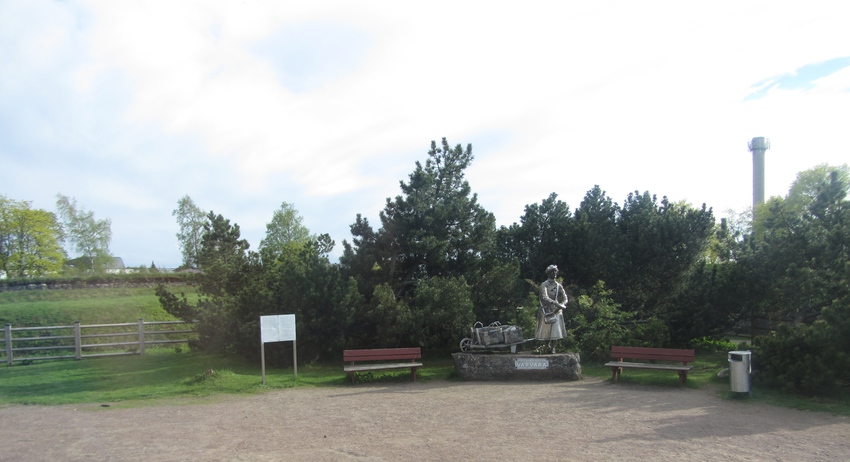 Памятник бабушке Варваре Шантиной