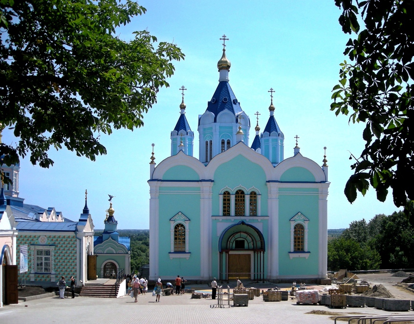 Клыкова пустынь. Храм Рождества Пресвятой Богородицы Коренная пустынь. Храм Коренная пустынь в Курской области.