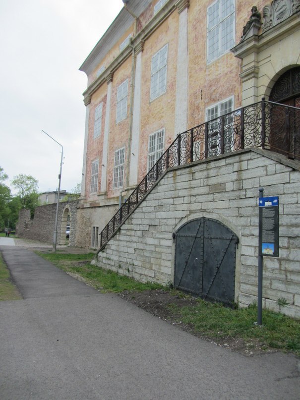 Нарвская ратуша, фрагмент