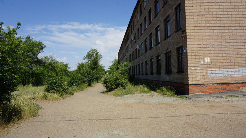 Здание коледжа.