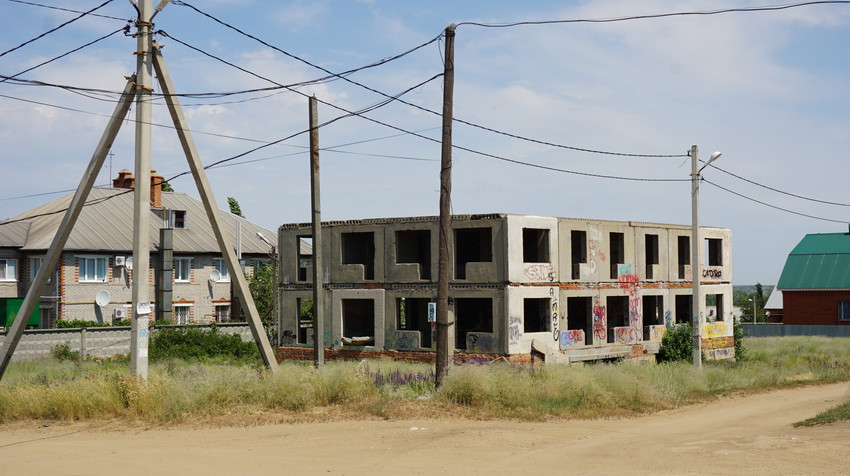 Строящийся дом.