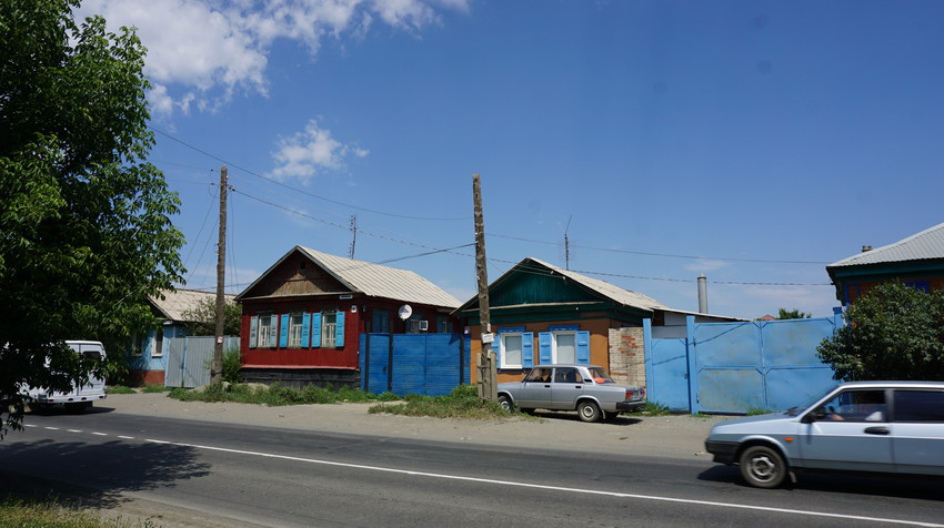 На улице Орджоникидзе.