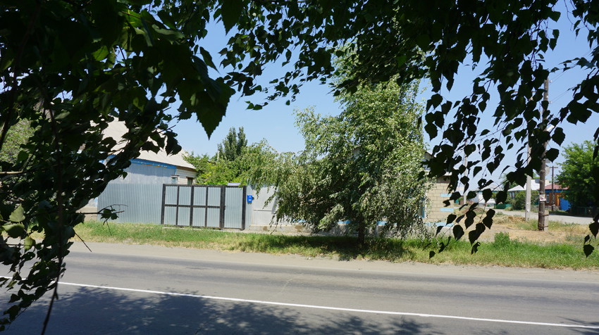 На улице Орджоникидзе.