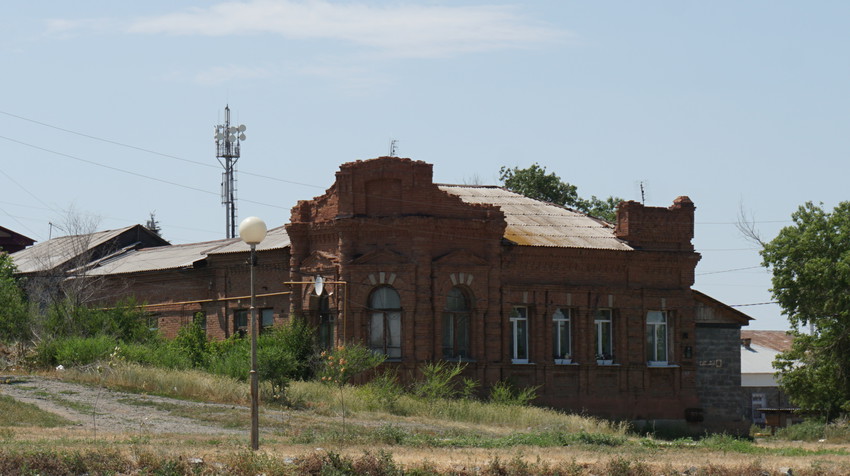 На площади Революции.