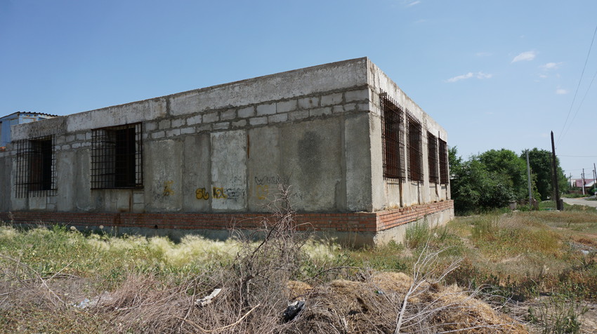 Строящееся здание.