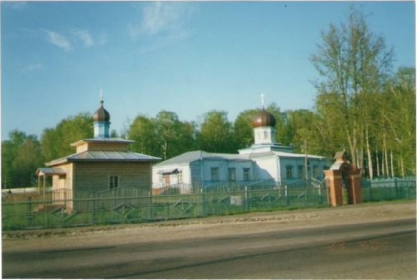 Обустройство Казанского храма села Петровское. 2001г.