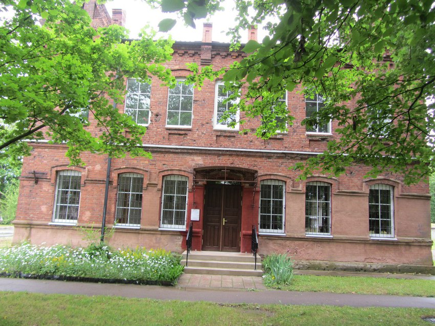 Нарва , приходской дом Костёла во имя Святого Антония