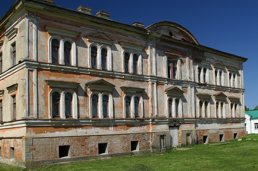 Игуменский корпус Никольского мужского монастыря